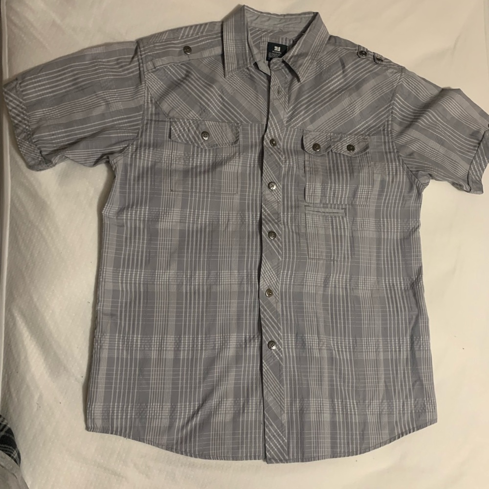 Gray short sleeve button up